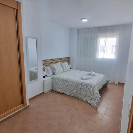 Moderno 3 Dormitorios, Garaje Y Piscina La Algaba