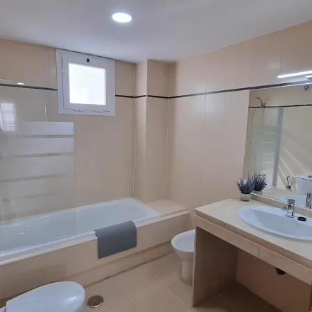 Moderno 3 Dormitorios, Garaje Y Piscina * La Algaba